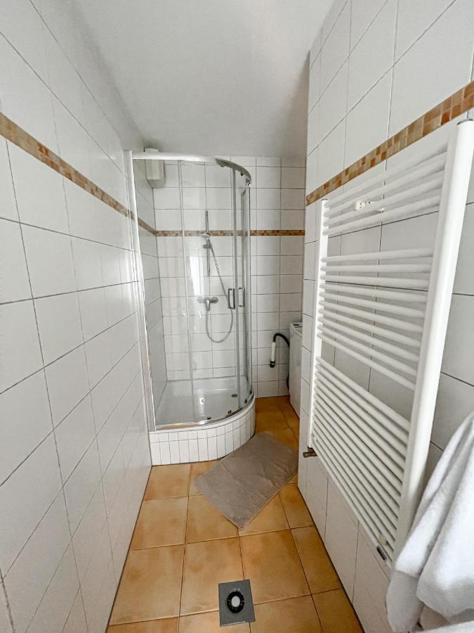 Schoene Einzimmerwohnung Бад Наухайм Екстериор снимка